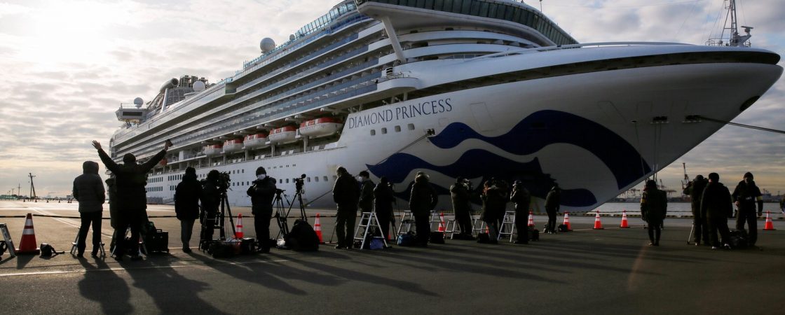 Coronavírus: passageiros de navio ancorado serão liberados a partir de amanhã (19)