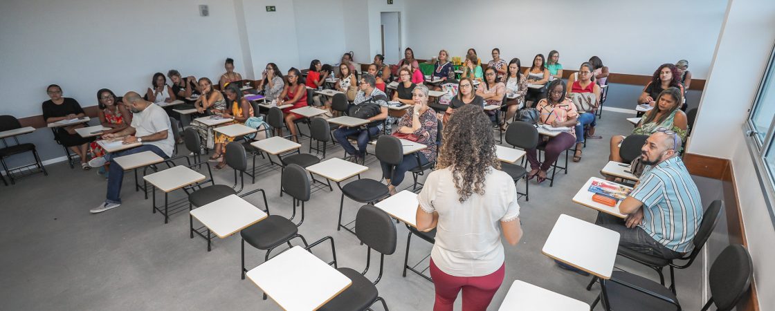 Educadores participam do 1º Encontro Formativo do Educar Pra Valer