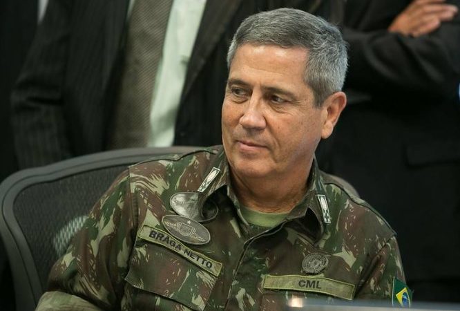 General que liderou intervenção no RJ é indicado por Bolsonaro para comandar a Casa Civil