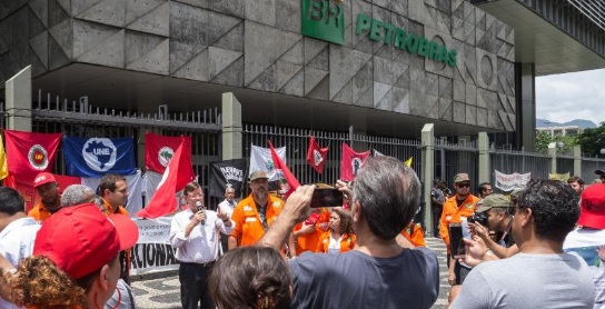 Petroleiros afirmam que a greve continua; eles irão recorrer da decisão de ministro do TST