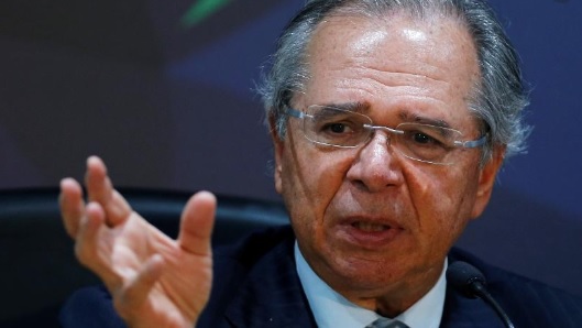 Em reunião, Guedes defendeu o congelamento de salário dos servidores públicos e disse que Bolsonaro é contra