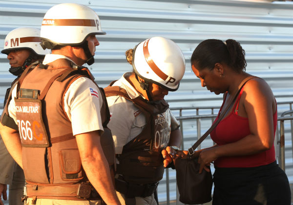 Participação de policiais femininas cresce este ano nos portais de segurança do Carnaval