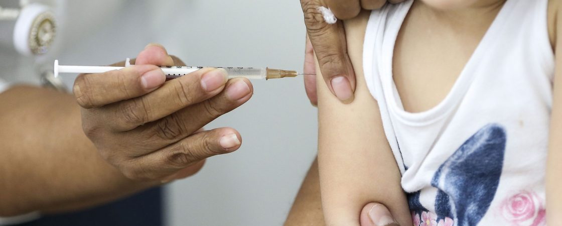 Dia D: postos de saúde abrem em todo o país para vacinação contra sarampo