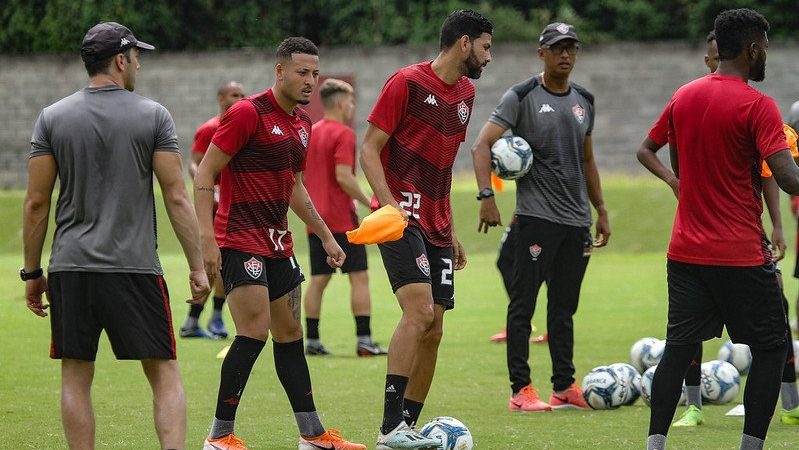 Elenco principal do Vitória inicia preparação para jogo da Copa do Brasil