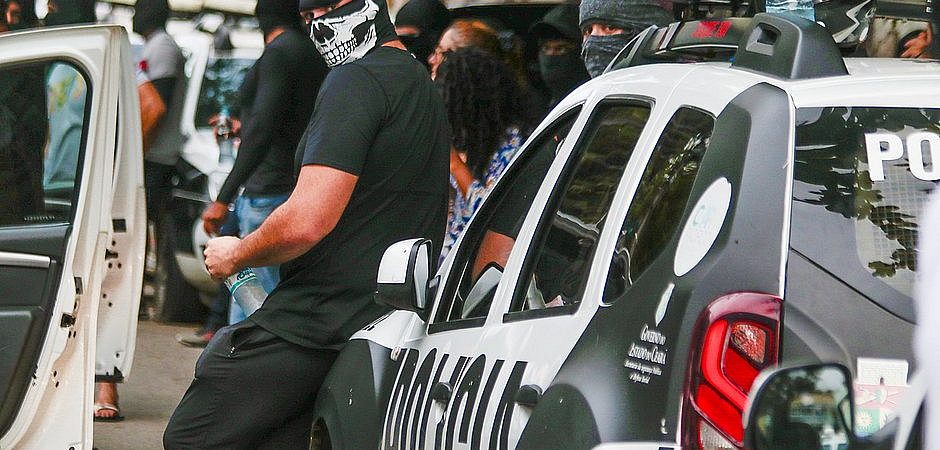 Policiais aceitam proposta e decidem encerrar motim no Ceará