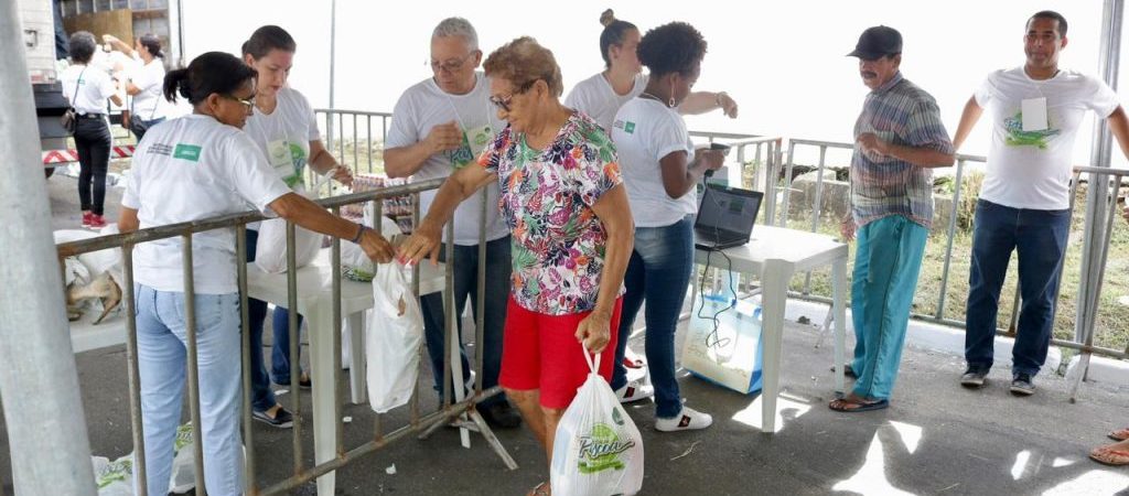Prefeitura de Camaçari garante cesta de Páscoa à população carente este ano
