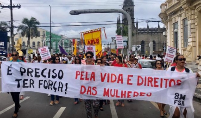 Marcha das Mulheres ganha ruas de Feira de Santana em alusão ao Dia Internacional da Mulher