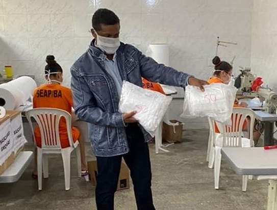 Rui anuncia alta produção de máscaras de proteção por conjuntos penais da Bahia