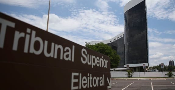 Após fala de Bolsonaro sobre fraude na eleição de 2018, TSE reage
