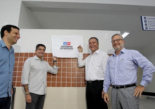 Rui e Neto inauguram unidade de saúde na San Martin, em Salvador