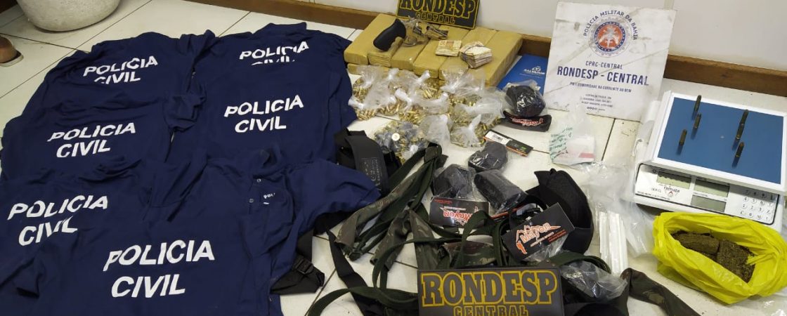 Quadrilha é presa com munições e camisas falsas da Polícia Civil em Salvador