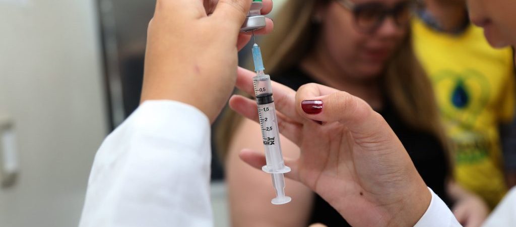Vacinação contra a influenza sazonal é suspensa em Camaçari