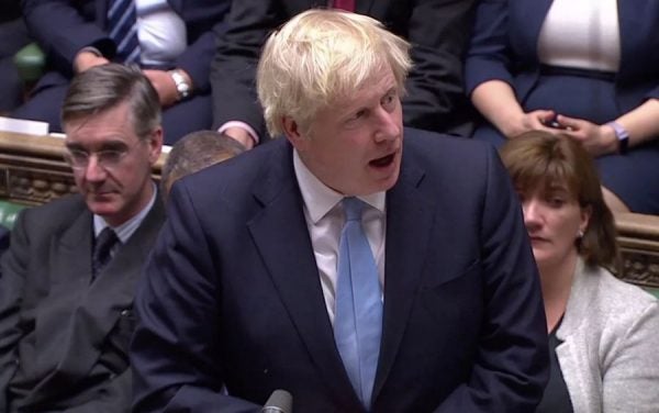 Primeiro-ministro do Reino Unido, Boris Johnson, recebe alta após uma semana