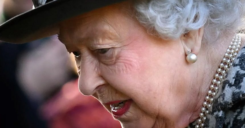 Rainha Elizabeth II completa 94 anos; comemorações oficiais foram suspensas devido à pandemia