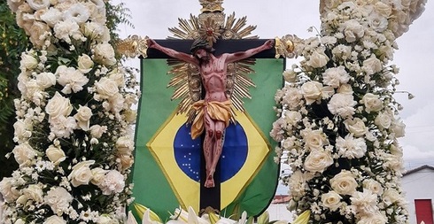 ‘Dai-nos a graça divina’: sem fiéis, imagem do Senhor do Bonfim vai percorrer ruas de Salvador