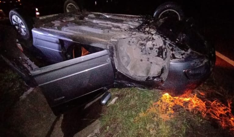‘Carro capotou várias vezes’, diz vereador de Camaçari após acidente na Estrada do Coco
