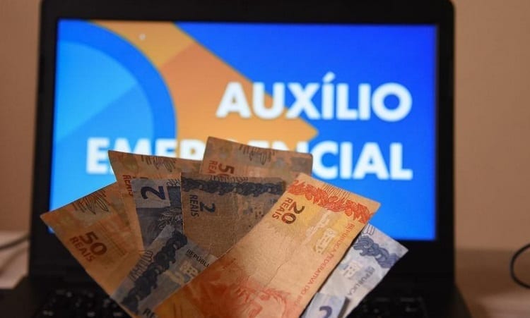 Caixa paga 3ª parcela de auxílio a beneficiários do Bolsa Família