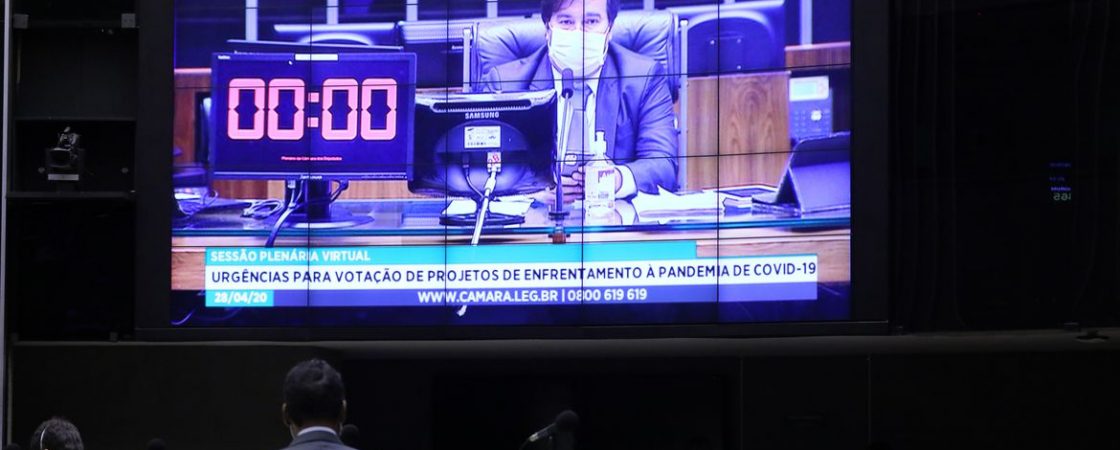 Deputados aprovam projeto que cria regime jurídico especial durante pandemia