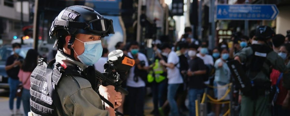 Dezenas de pessoas são presas em Hong Kong durante protesto