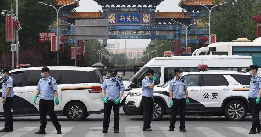 China: Pequim coloca 11 bairros em confinamento após novos casos da Covid-19