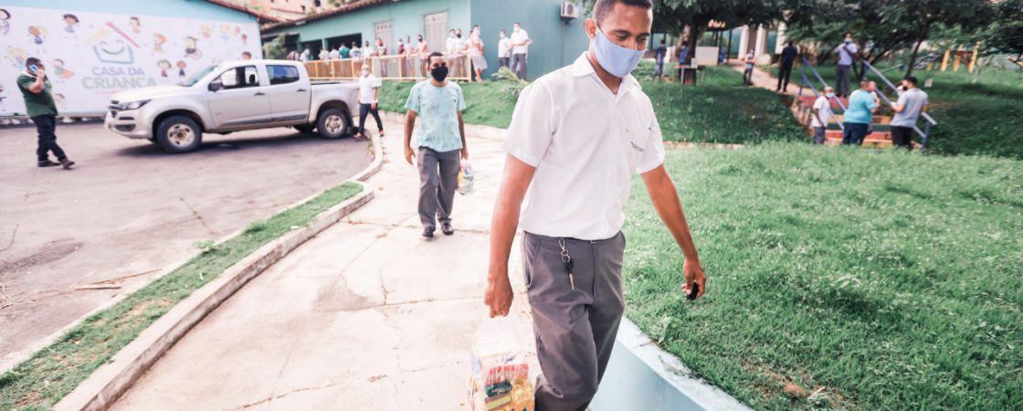 Colaboradores da VCI são beneficiados com entrega de cestas básicas em Camaçari