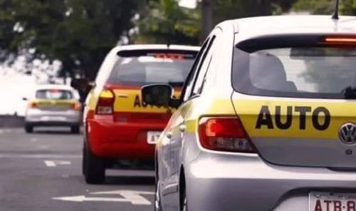 Aulas práticas em autoescolas e cursos de idiomas são liberados em Feira de Santana