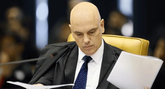 Moraes autoriza atuação da PM no desbloqueio das rodovias e multar bolsonaristas em 100 mil por hora
