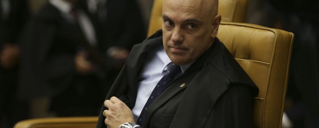 Alexandre de Moraes é xingado em aeroporto e filho do ministro é agredido