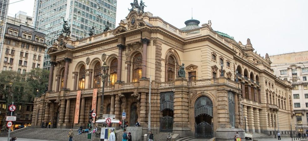 Reabertura de cinemas, museus, teatros e academias é antecipada em São Paulo