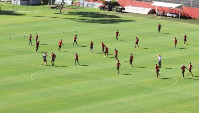 Na retomada da Copa do Nordeste, Vitória encara o Botafogo-PB nesta quarta (22)