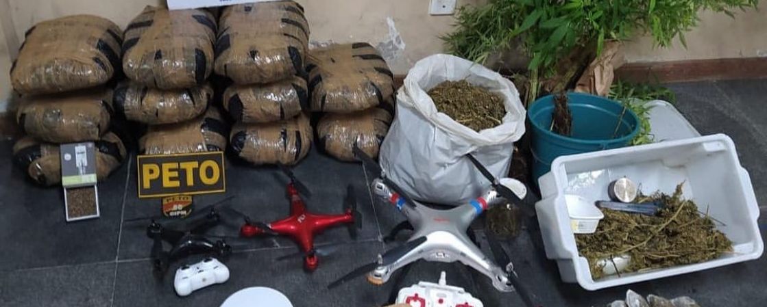 PM desmonta esquema de transporte de maconha com drones