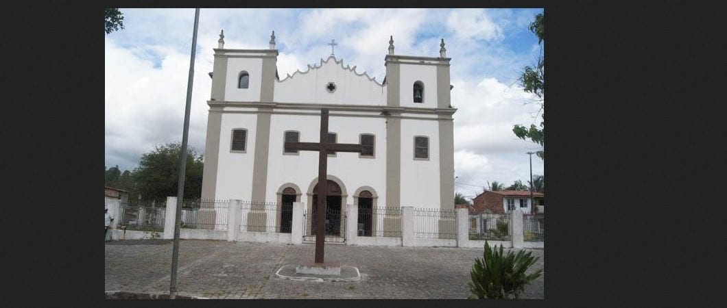 Prefeitura revoga decreto sobre medidas de flexibilização nos templos religiosos em Feira de Santana