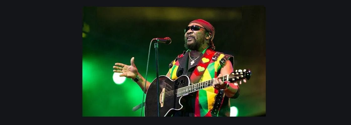 Lenda do reggae, Frederick ‘Toots’ Hibbert se torna mais uma vítima da Covid-19