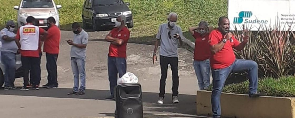 Simões Filho: funcionários de mineradora protestam contra fechamento de unidade