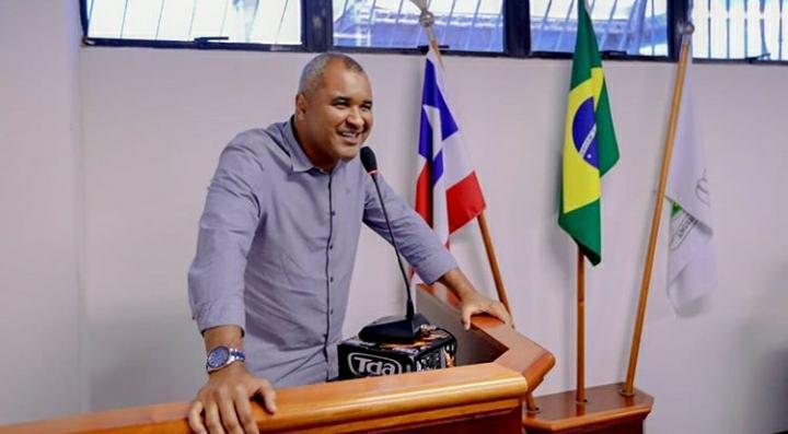 Roque Santos crava críticas contra postura de Sid Serra