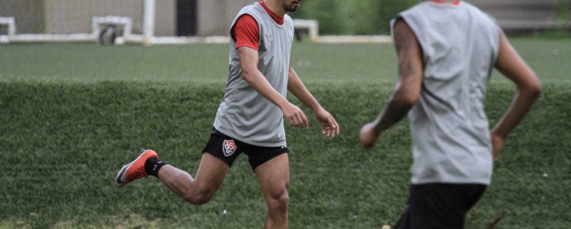 De olho no Oeste, Vitória realiza treino tático e técnico na Toca do Leão