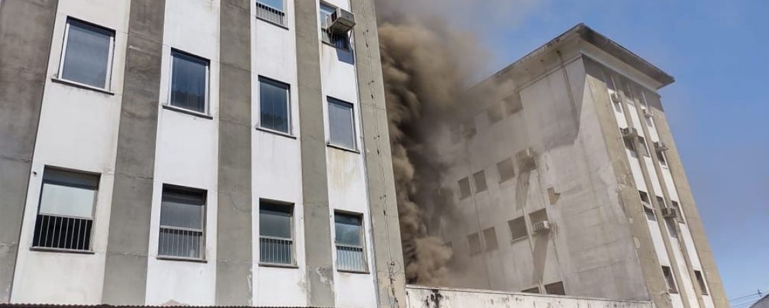 Incêndio atinge o Hospital Federal de Bonsucesso, no Rio