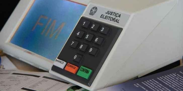 TSE: O eleitor que não entregar o celular ao mesário não poderá votar