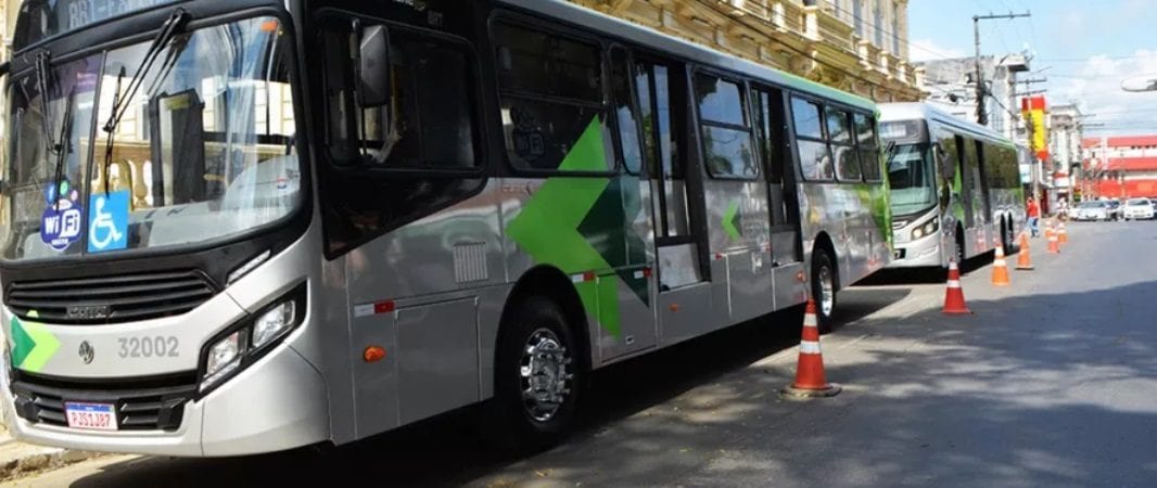 Em fase experimental e gratuita, ônibus do BRT começam a circular em Feira de Santana