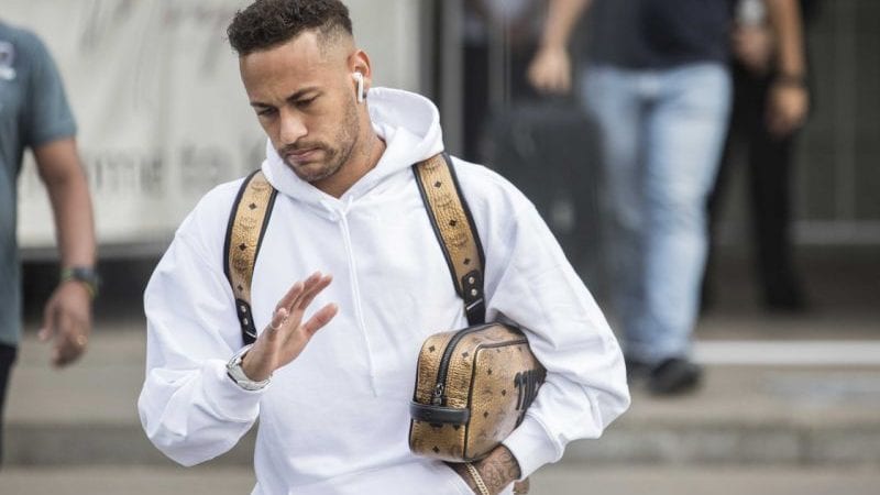 Homem é preso depois de tentar invadir a casa de Neymar, diz jornal