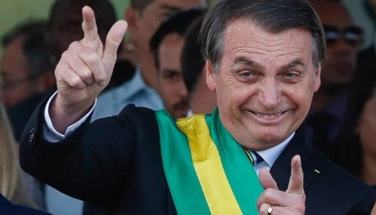 “Jesus não comprou pistola porque não tinha naquela época”, diz Bolsonaro