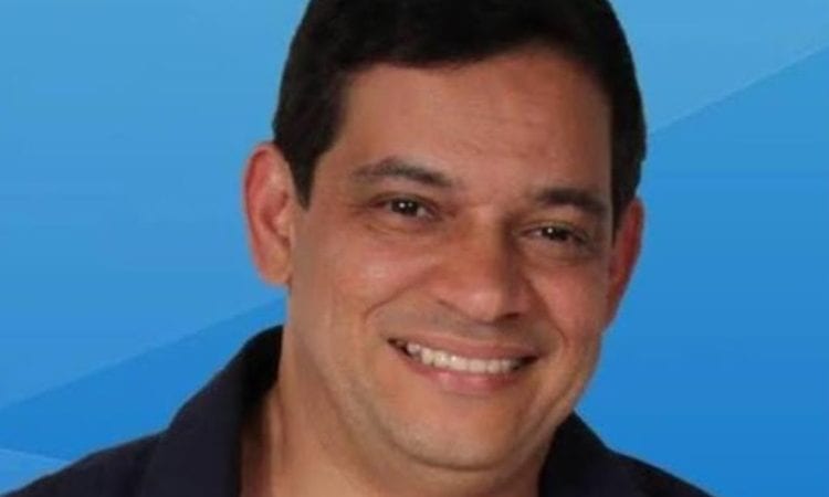 Eleições 2020: carro usado por prefeito de município na Bahia é atacado por tiros
