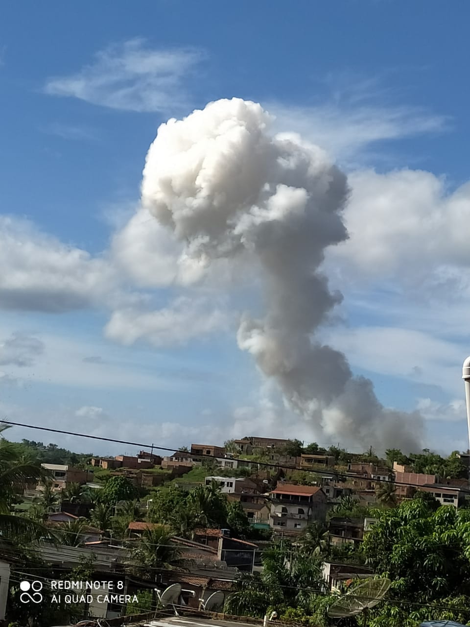 Fábrica de fogos explode em Simões Filho