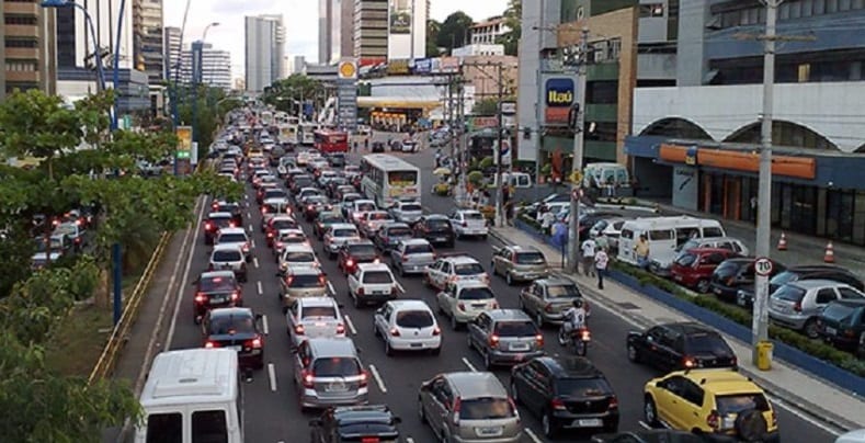 Pesquisadores realizam estudo sobre comportamento dos motoristas na capital baiana