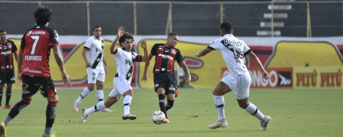 Em jogo fraco tecnicamente, Vitória e Ponte Preta não saem do zero