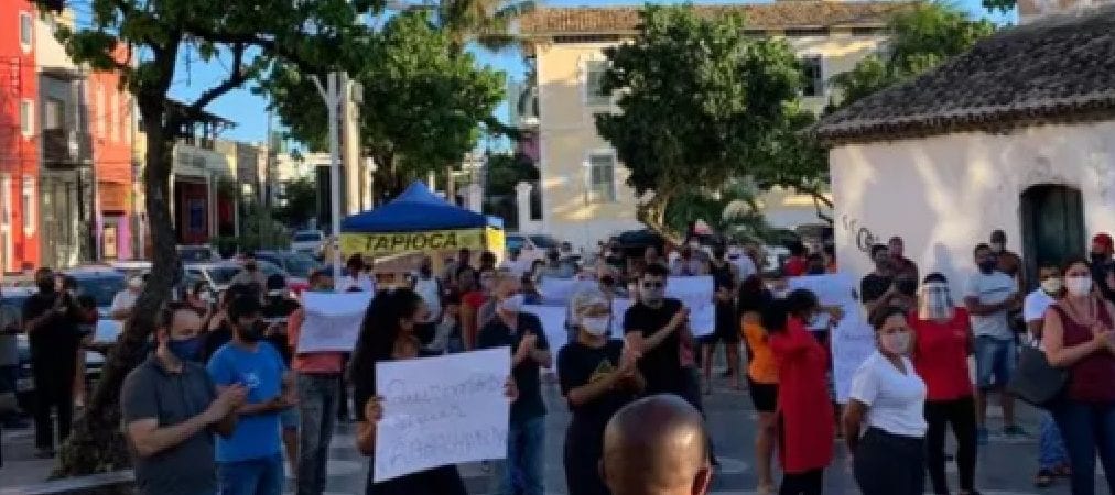 Salvador: donos de bares e restaurante protestam contra fechamento mais cedo de estabelecimentos no Rio Vermelho