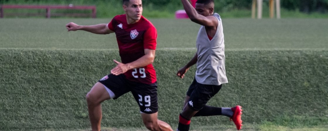 Com tático e ajustes nas bolas paradas, Vitória encerra treinamento mirando o Juventude