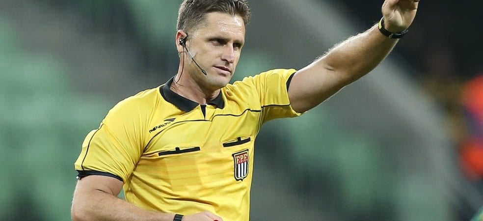 Arbitro paulista apita jogo entre Vitória e chapecoense