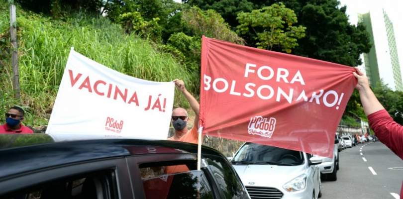 Salvador: Manifestantes pedem impeachment de Bolsonaro em carreata