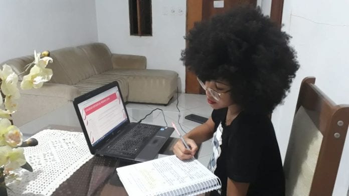 Maratona Enem 100% tem aulões virtuais nesta sexta-feira (15)